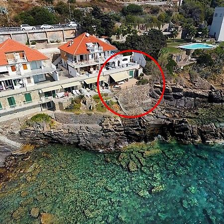 Seaside holiday apartment - unique location Cipressa Exterior foto